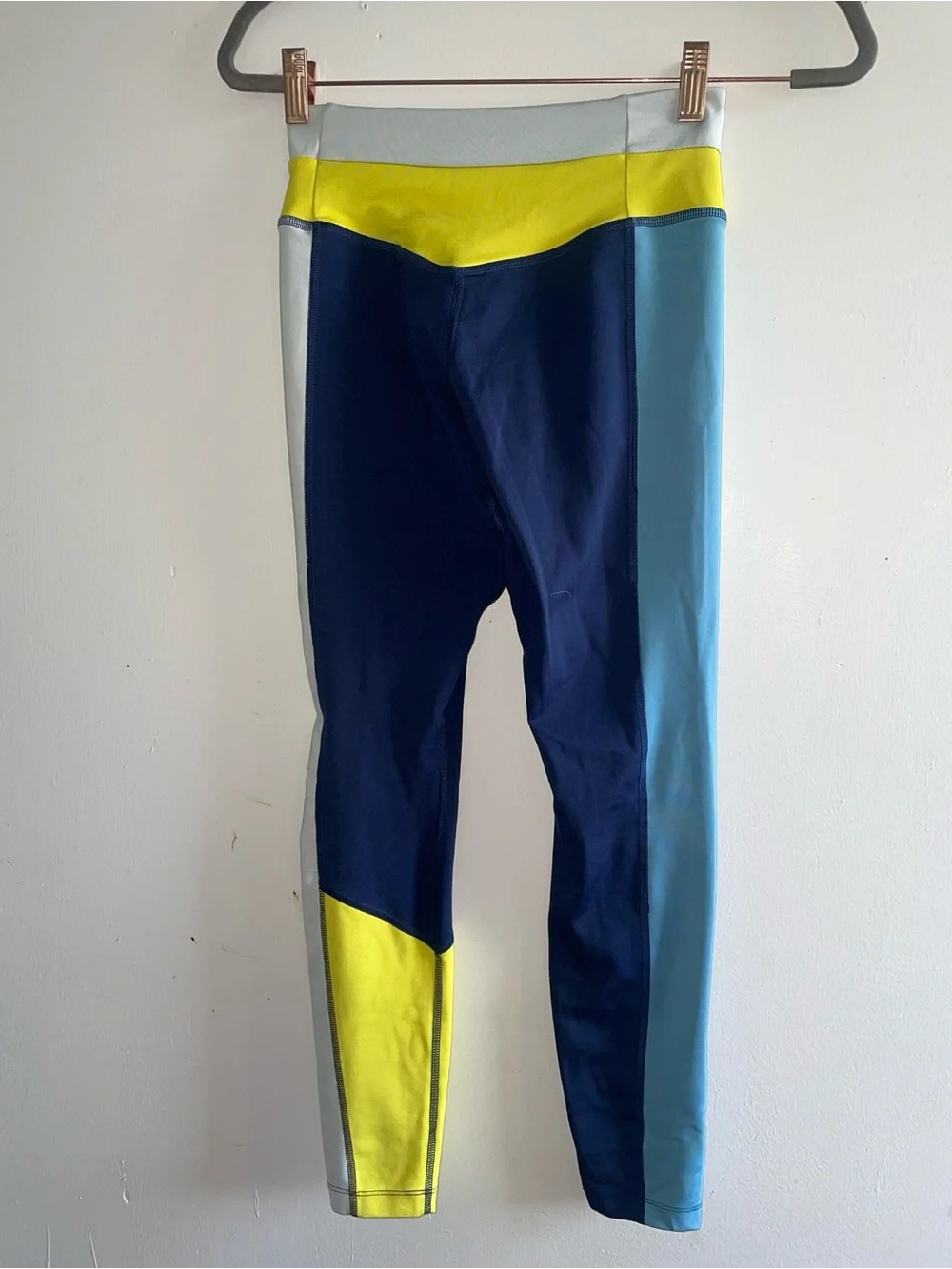 Nike Women's training Colorblock High-Waist Leggings in Navy, White & Yellow